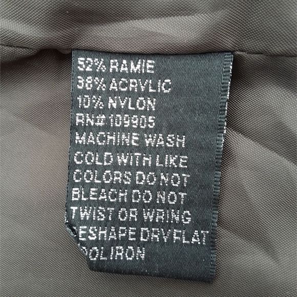 Essentials by Milano Faux fur vest - Picture 9 of 10